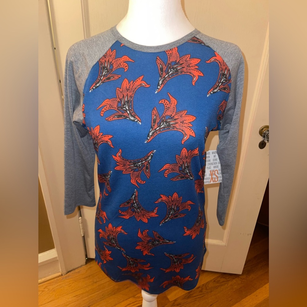 BNWT XS Lularoe Randy Top